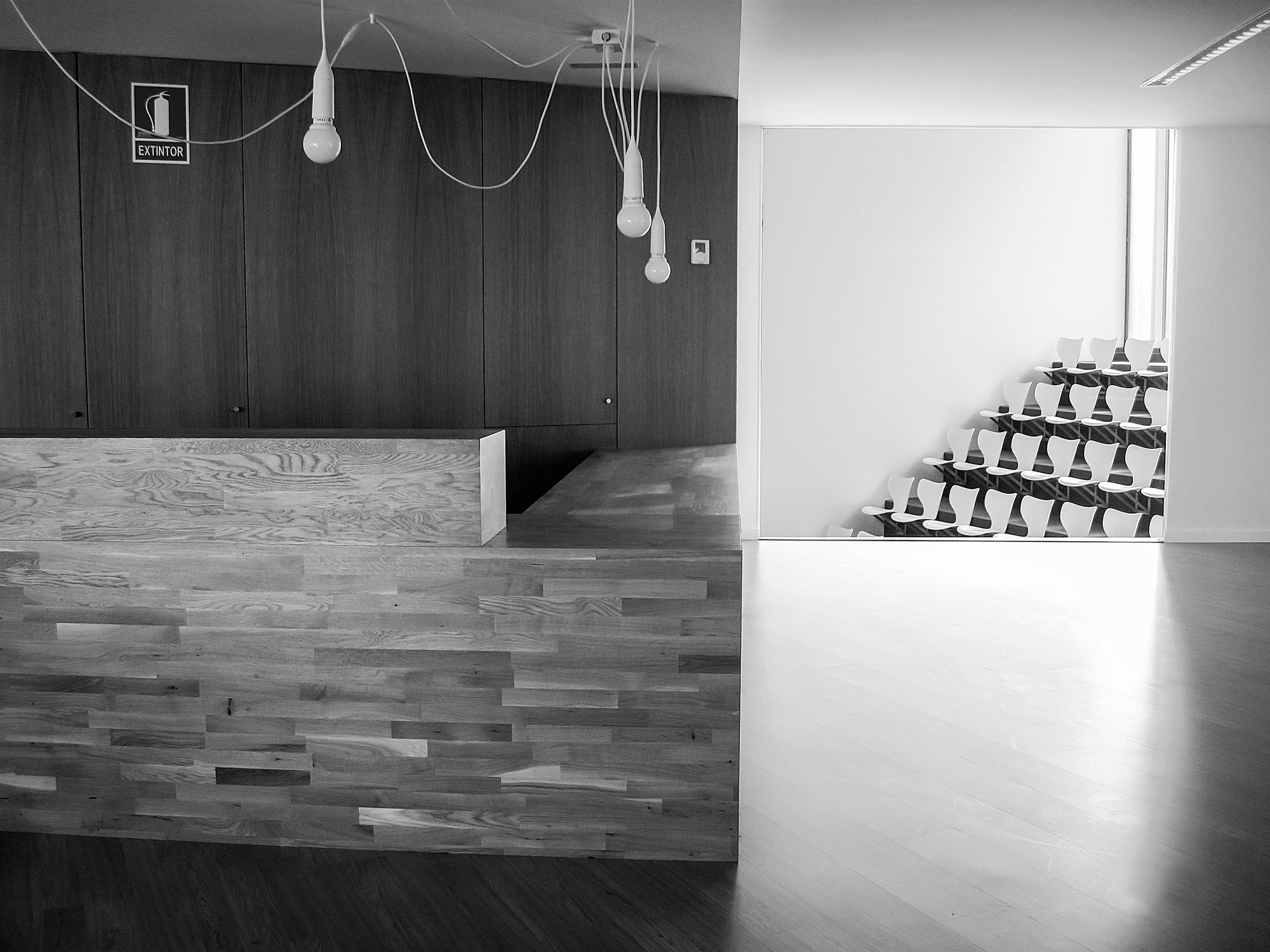 西班牙 Mediateca 住宅 | Oscar Pedrós 的开放式阅读空间设计-36