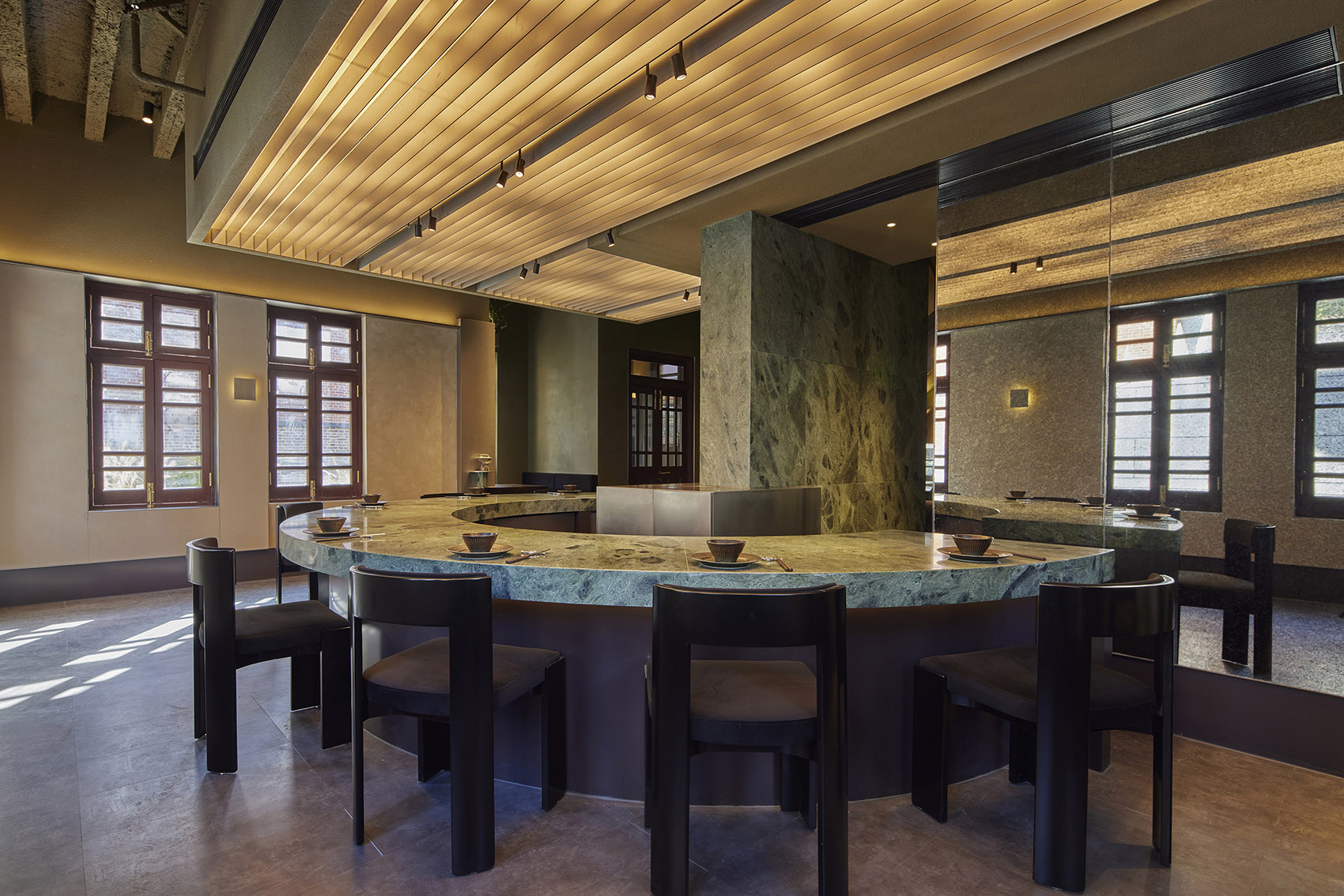 “葱茏”餐厅丨中国南京丨八荒设计团队-24