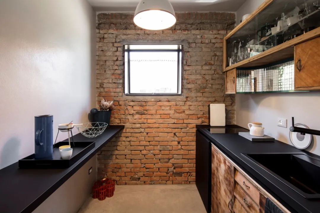 20 世纪 60 年代谷仓变艺术工作室，设计诠释对称性与景观关系-27