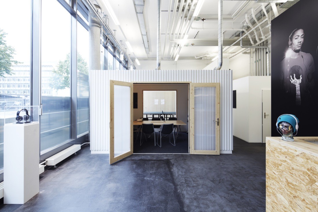 Skullcandy Office  Arthur de Chatelperron + Hugo Hélène-13