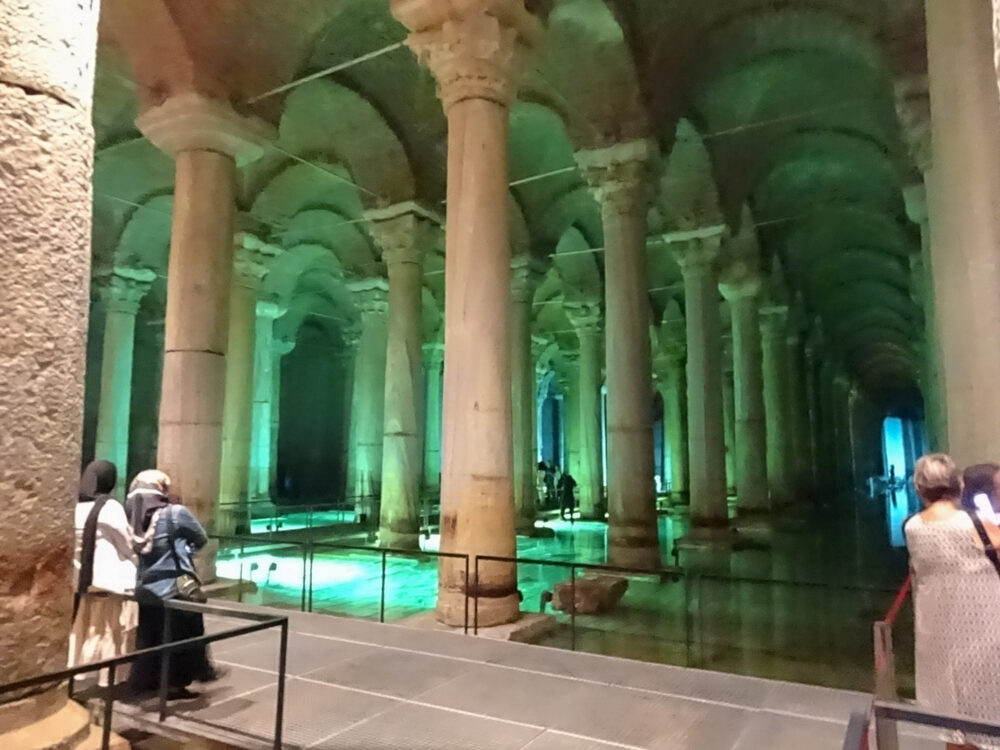 イスタンブールの地下宮殿(伊斯坦布尔的地下宫殿)丨不明-33