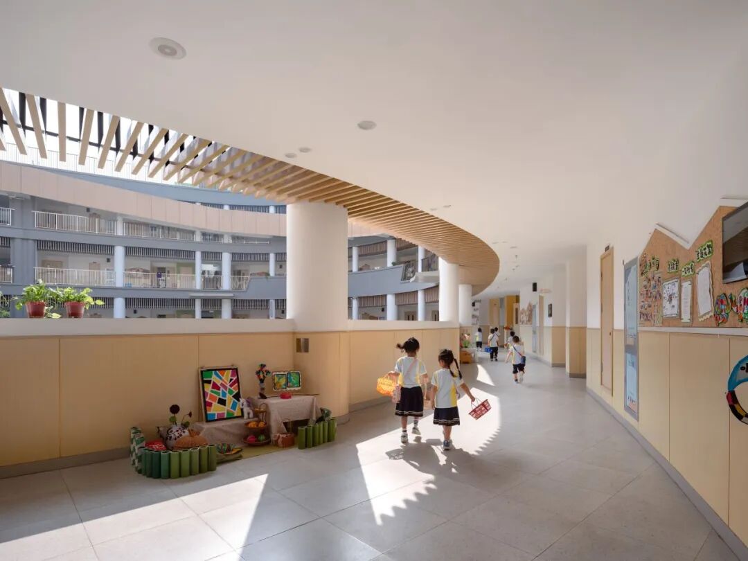 流动空间，循环生长：湖畔幼儿园-15