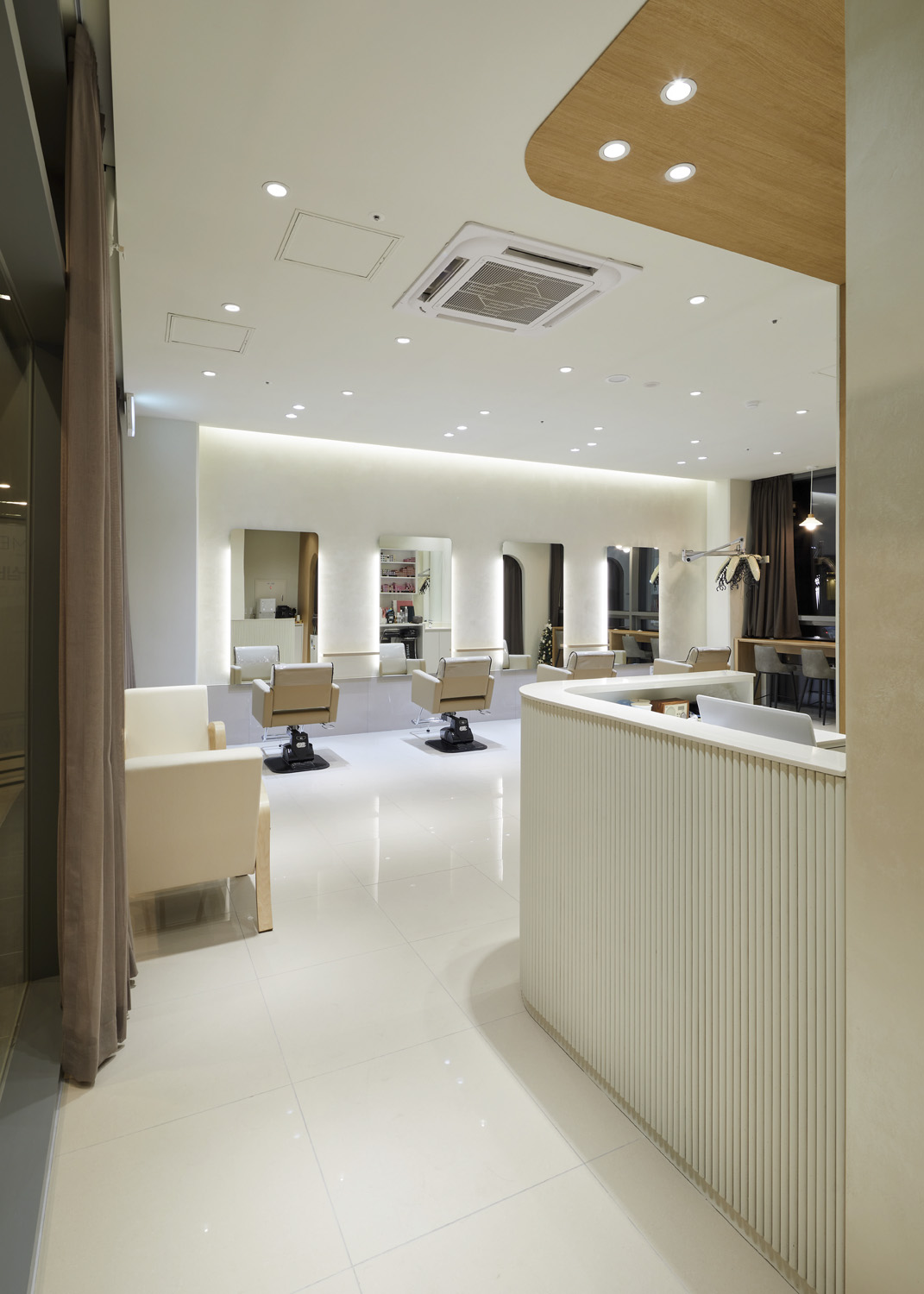 20 平米美容室，现代简约风的设计魅力-8