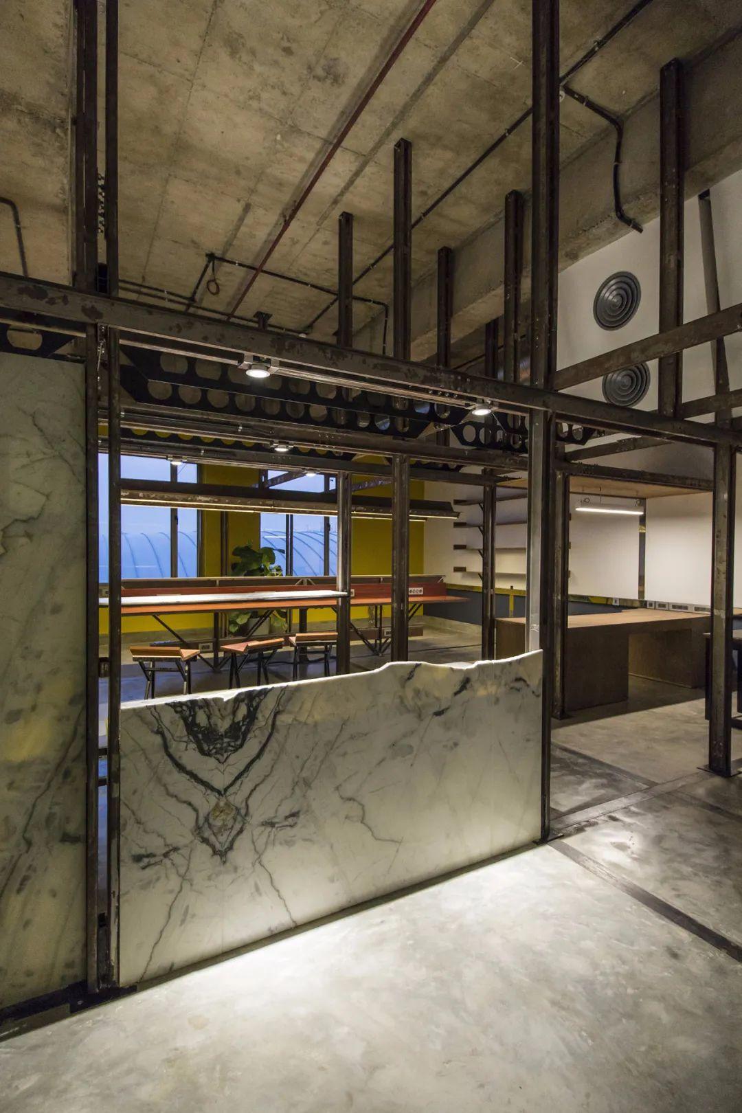 框架系统构建空间层次:建筑办公室丨印度丨Studio Juggernaut-26