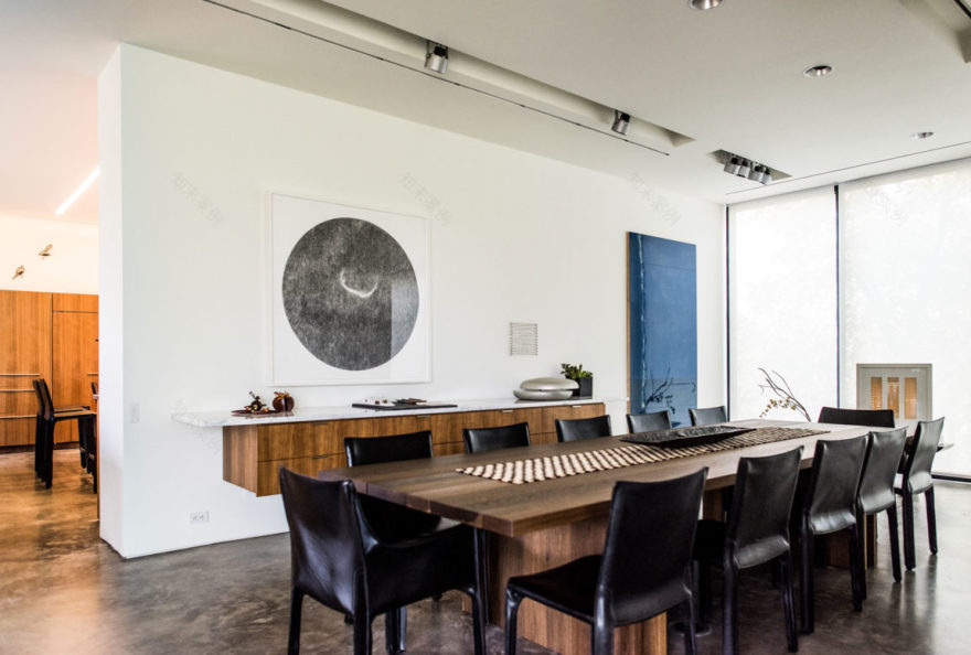 德州现代住宅的玻璃墙艺术-20