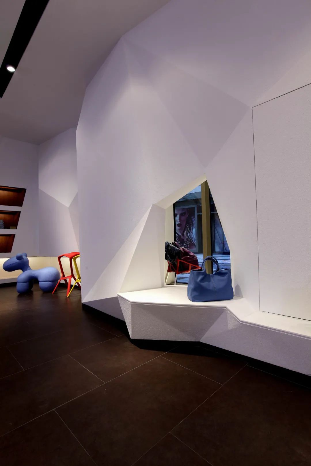 摩登几何,木融设计打造高端奢侈品店-37