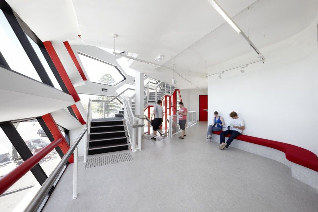 澳大利亚 Warrnambool 教育中心 | 室内设计与街道的和谐交融-9