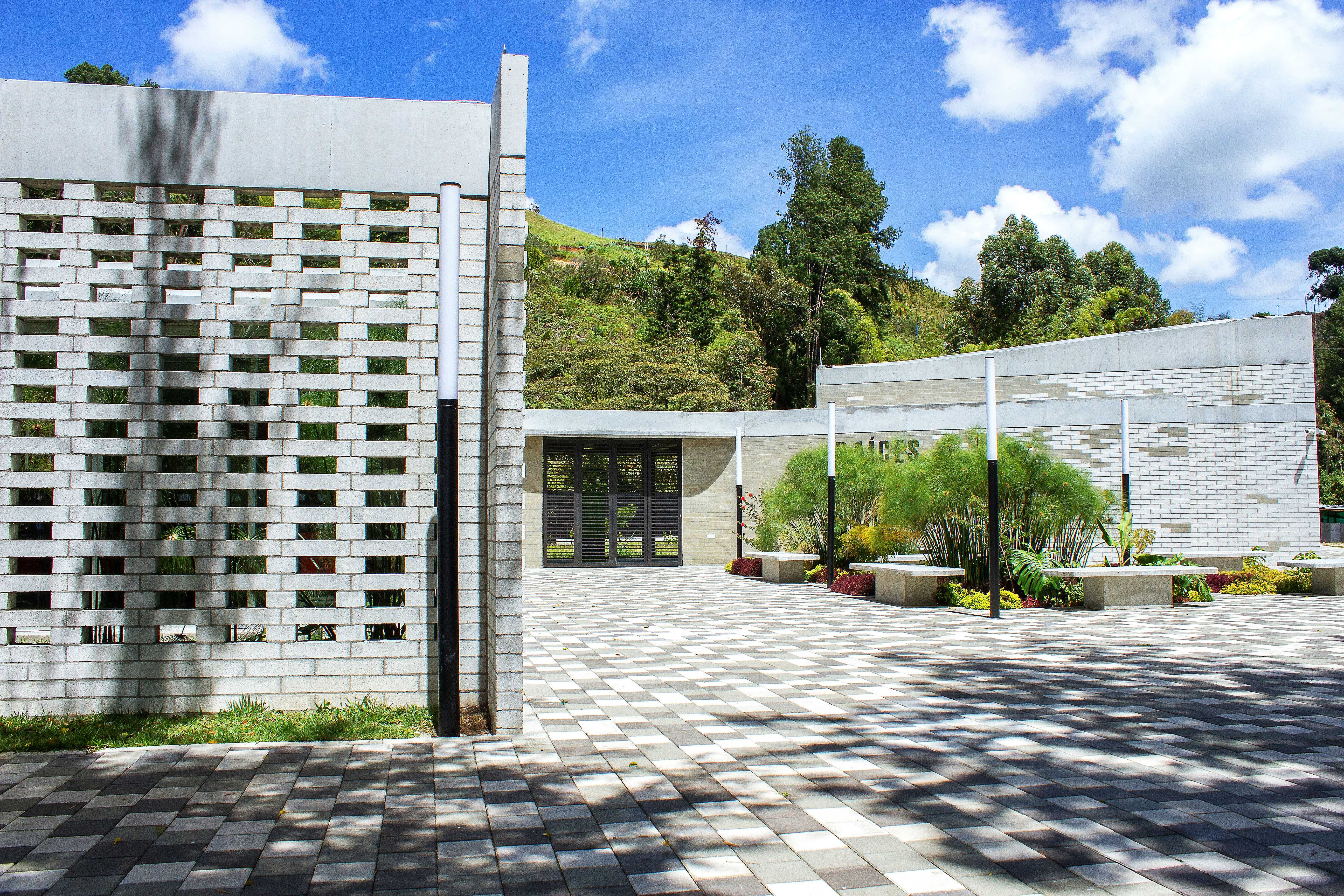 raices educational park 4-16