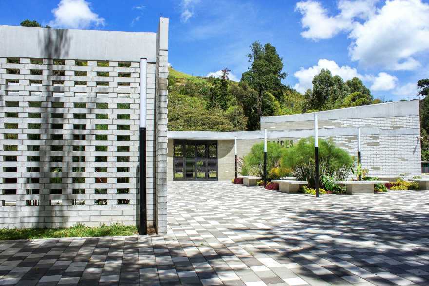 raices educational park 4-16