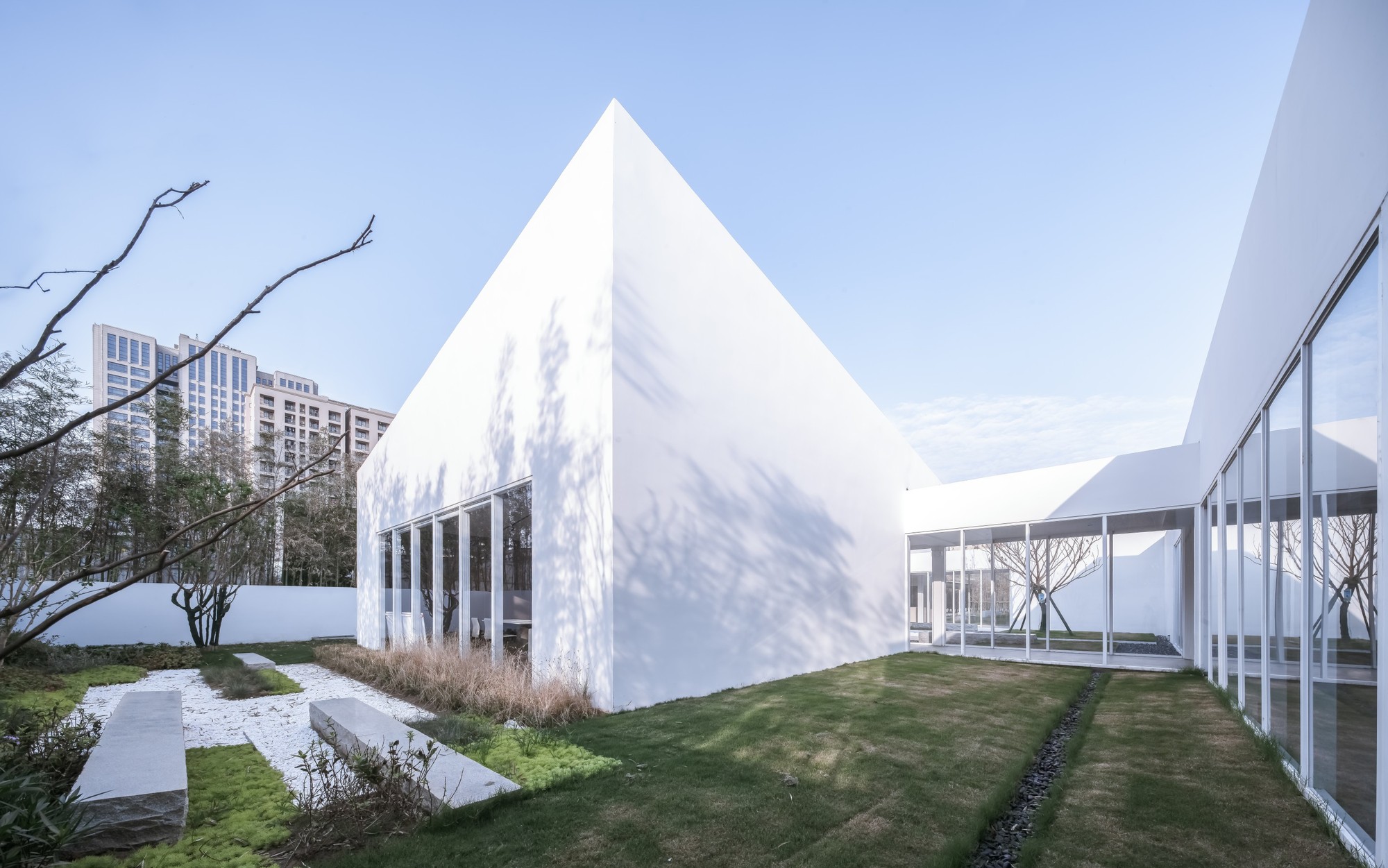 武汉光谷展示中心,诠释建筑与景观的完美融合-11