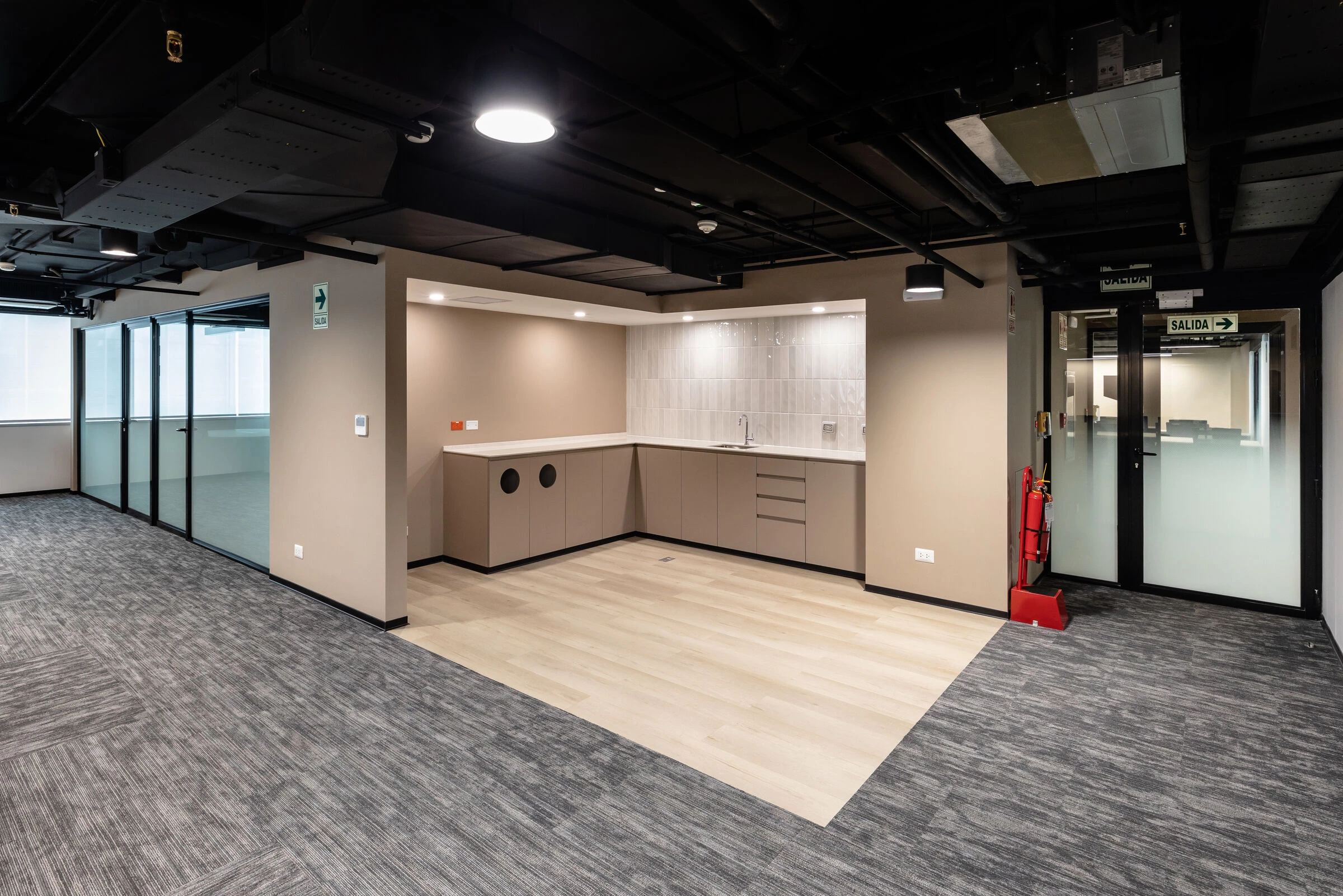 弗勒·比于尔巴诺娃丨秘鲁利马丨DRRP Spaces-13