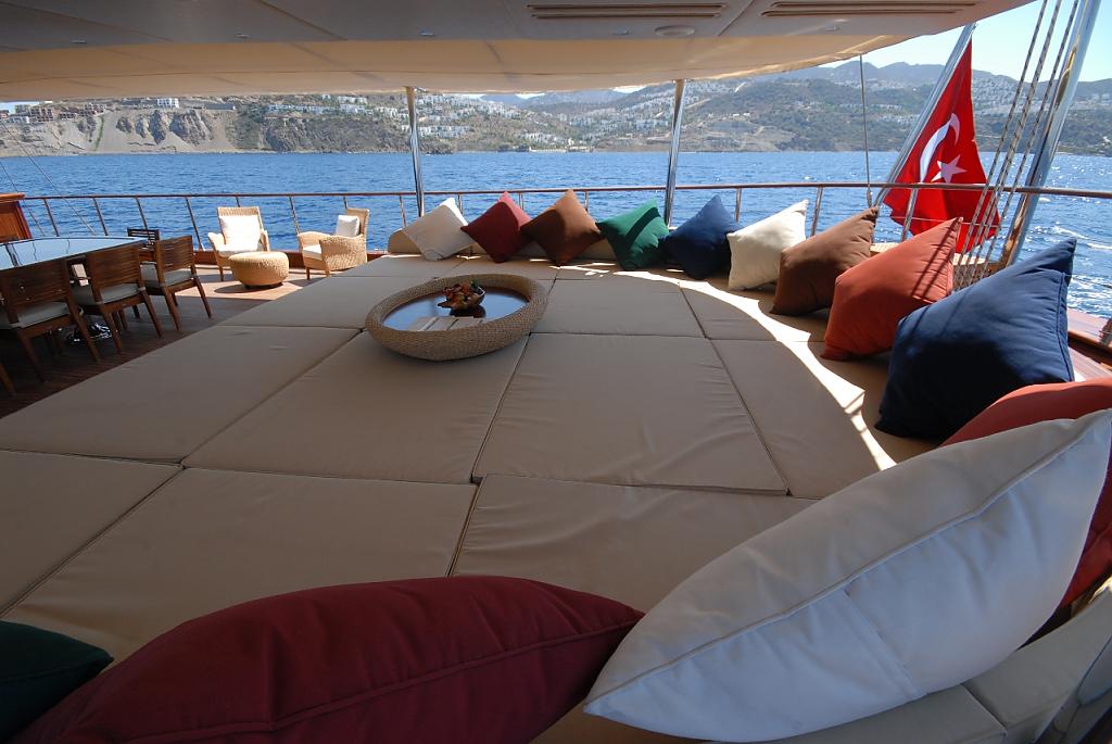 帆船游艇Montigne室内设计-17