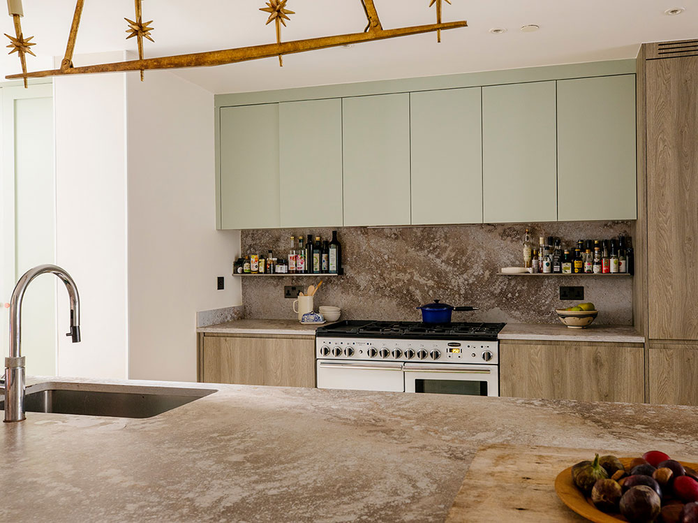 伦敦多彩家庭住宅 | 炫丽色彩的创新设计-17