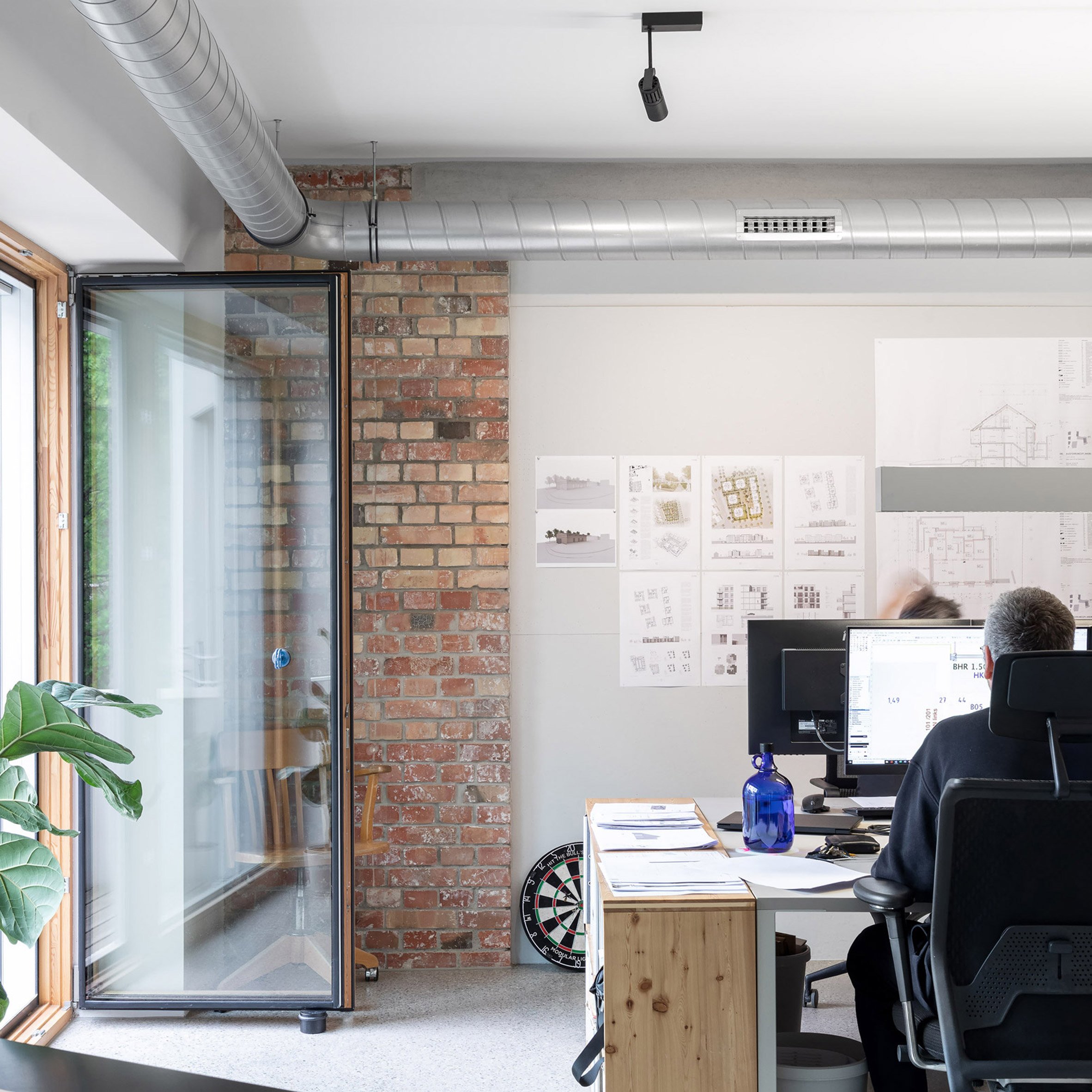 斯图加特建筑工作室揭秘 | 色彩斑斓的创意空间-60