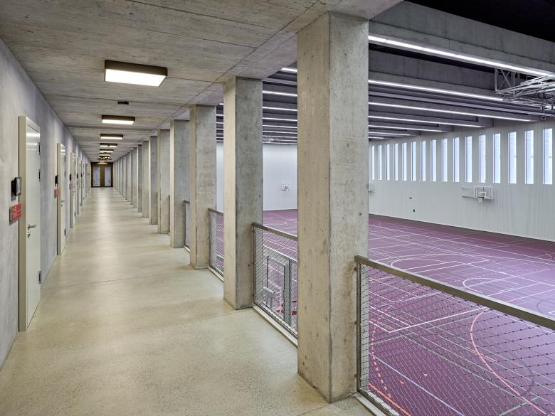 Sportzentrum Kerenzerberg 体育中心丨瑞士丨Burkard Meyer Architekten-14