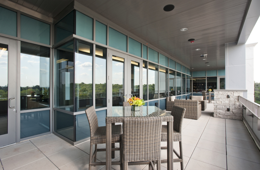 量身定制的 Freightquote 总部,呈现工业风与企业文化完美融合-18