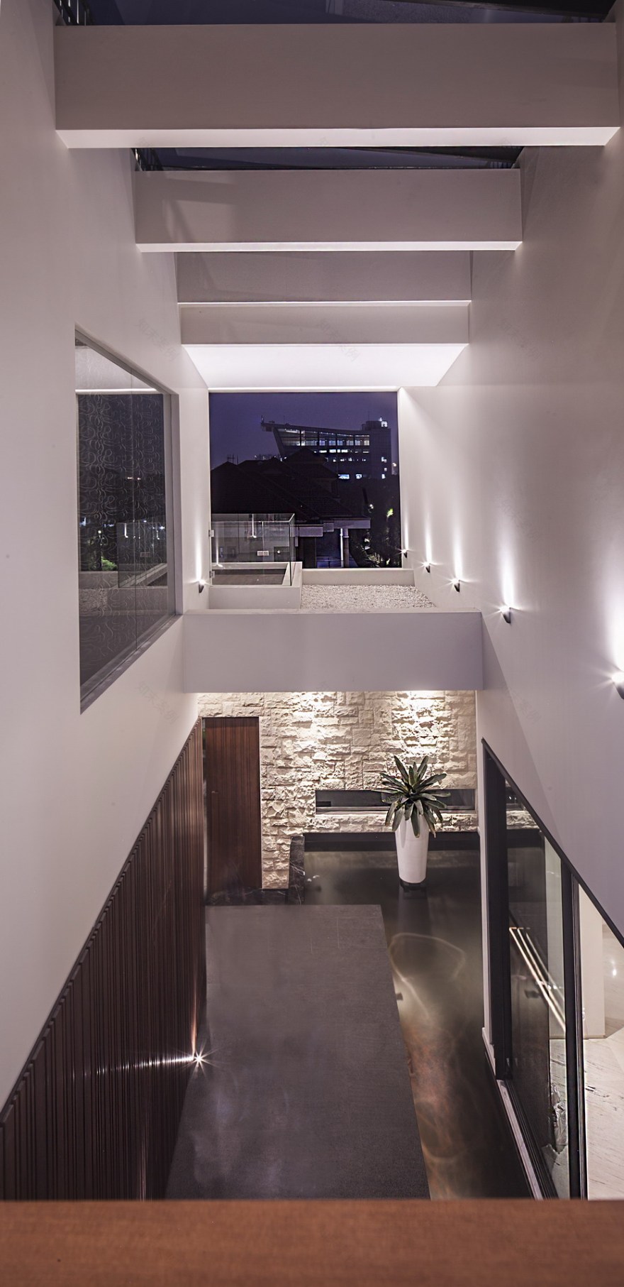 the skylight house-6