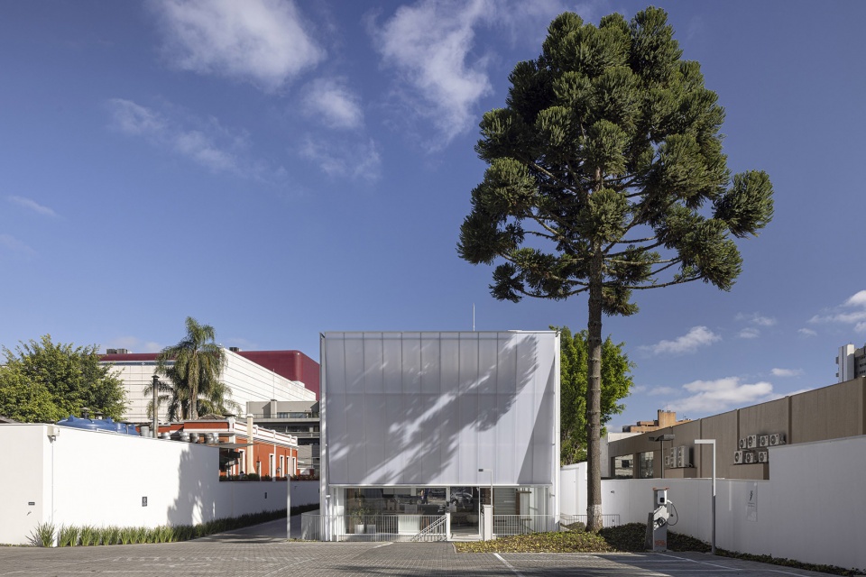 巴西 Laguna 展示空间丨Estudio 41-13