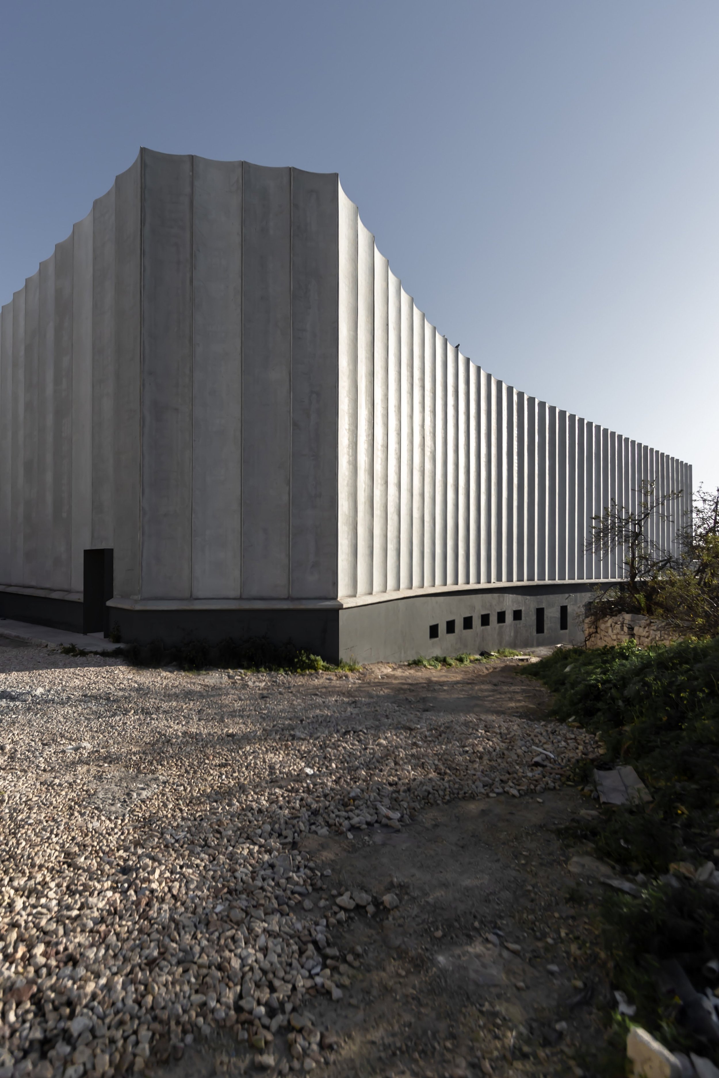 由于不清楚 S·A·W· 在具体语境中的含义，难以准确翻译若它是 Saw 这种单词的缩写，可译为锯；锯子；锯开；锯成 ；若它指的是电影 Saw（中文常译为《电锯惊魂》）相关的缩写，那含义就不同因此，无法给出准确翻译 丨Chris Briffa Architects-1