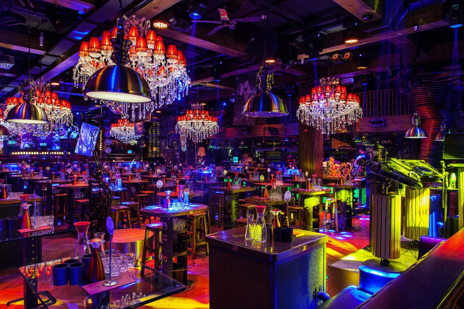 成都苏荷酒吧 合壹设计-34