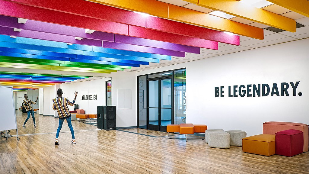 洛杉矶 Gensler 助力 REACH LA 打造多彩 LGBTQ+社区空间-1