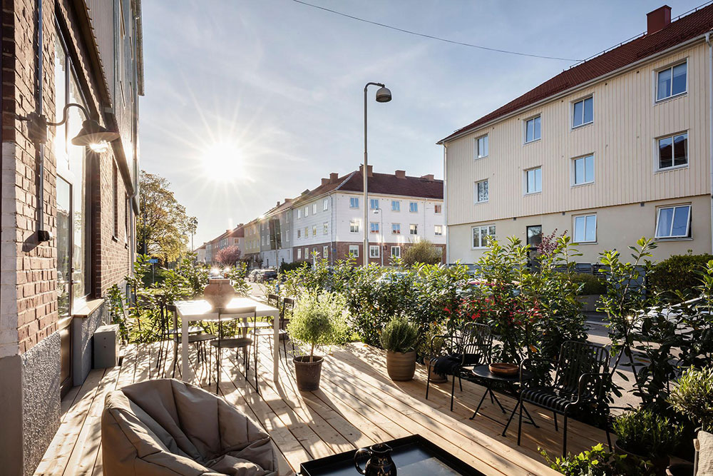 哥德堡带独立入口和露台的时尚公寓-25