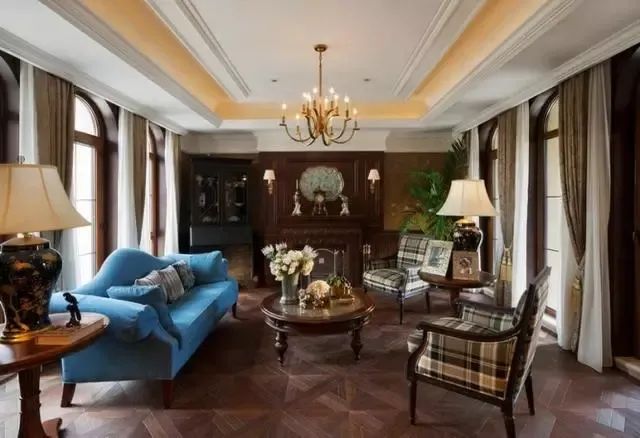 叶胤祥打造 482 平欧式别墅，再现复古优雅-11