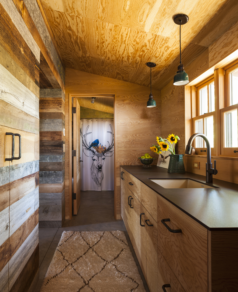Cabins in Eastern Washington | Swivel Interiors-19