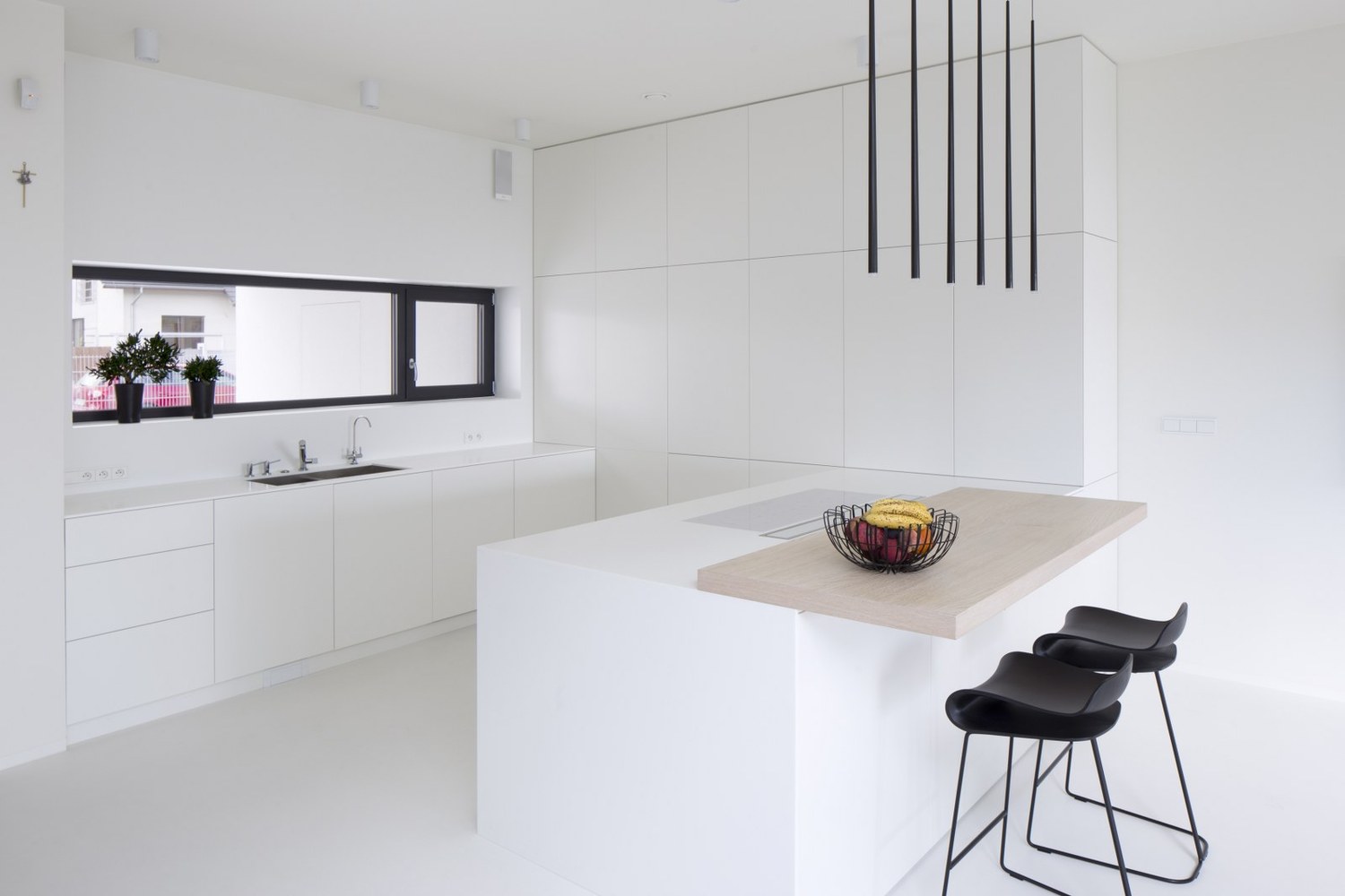 波兰南部森林中的现代简约住宅-41