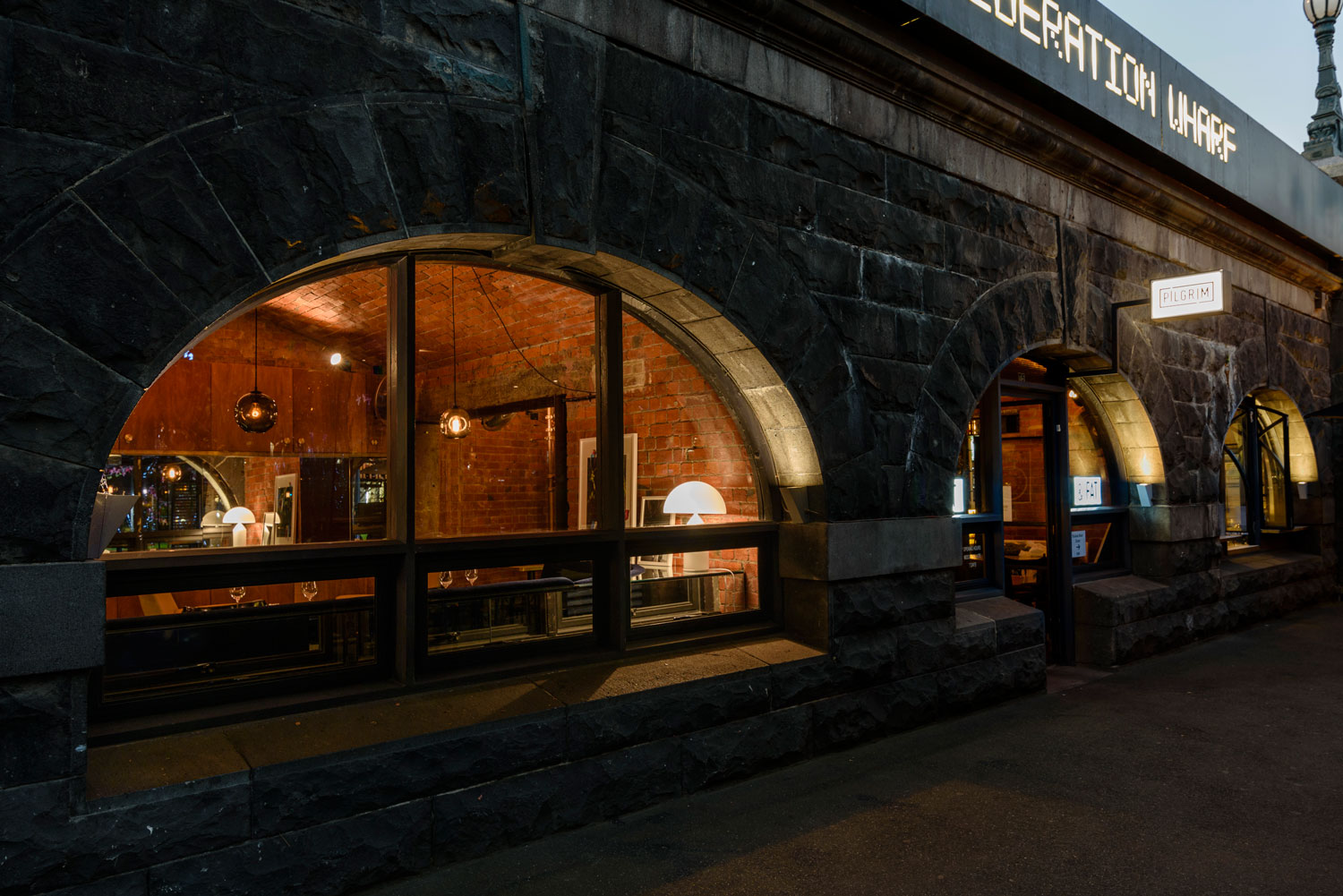 墨尔本地下酒吧“朝圣者” 造现代神秘空间-34