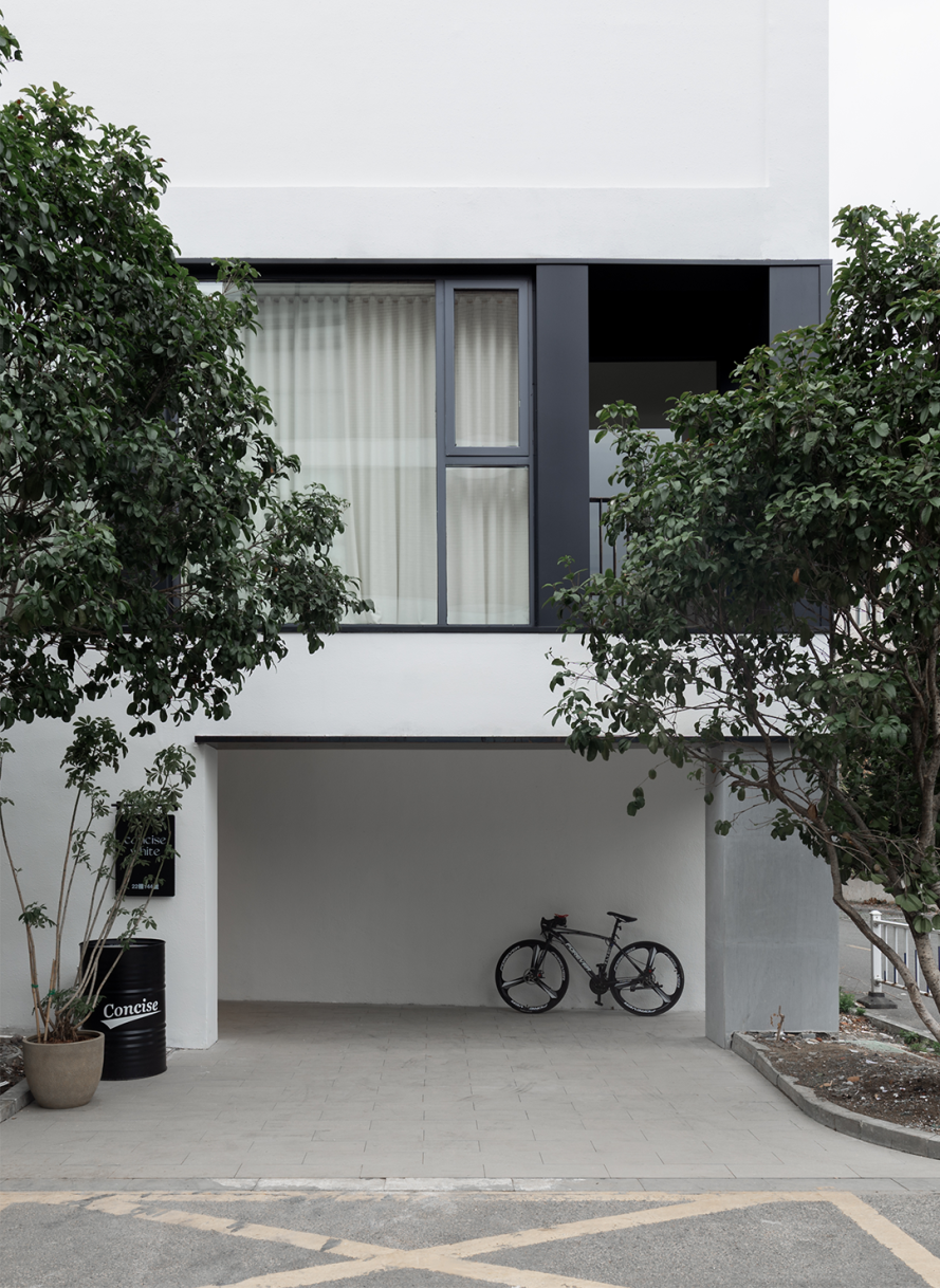 CONCISE-WHITE | 服装工作室-7