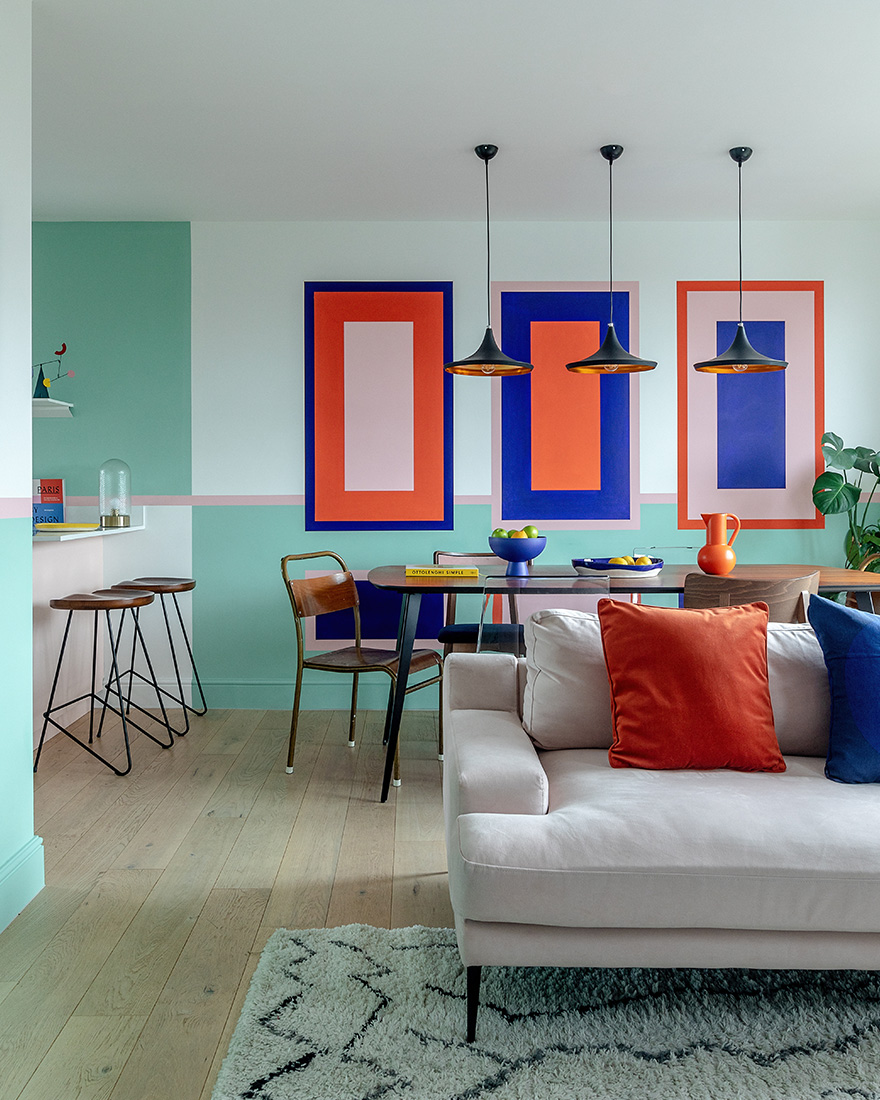 Цвет в интерьере: красочный таунхаус в Восточном Лондоне-5