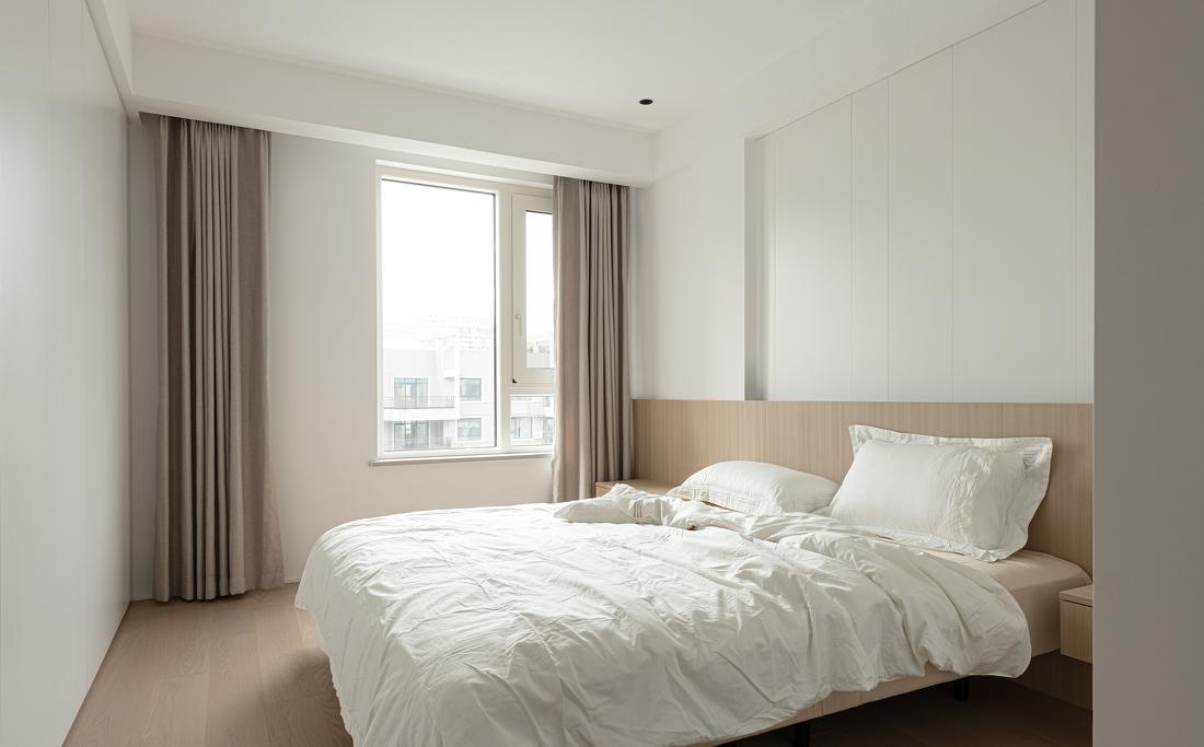 光线与空间的完美融合 · 顶楼平层住宅的创新设计-123