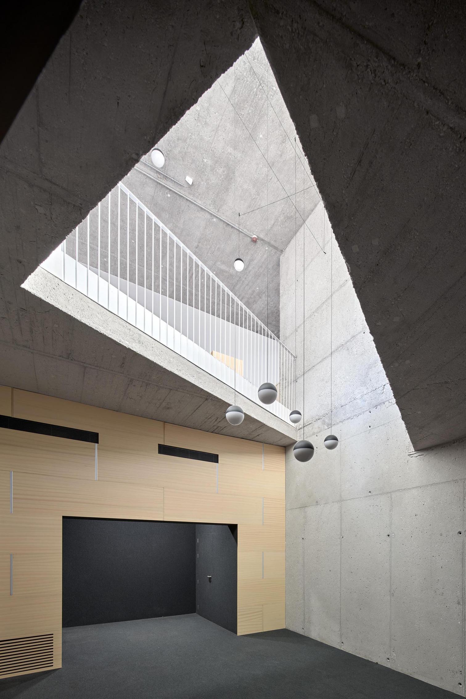 Boadilla del Monte 市立图书馆和剧院丨西班牙马德里丨José Hevia-22