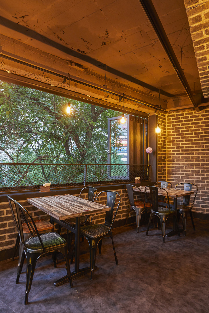 迷你的三十平米，打造专业的啤酒空间-10