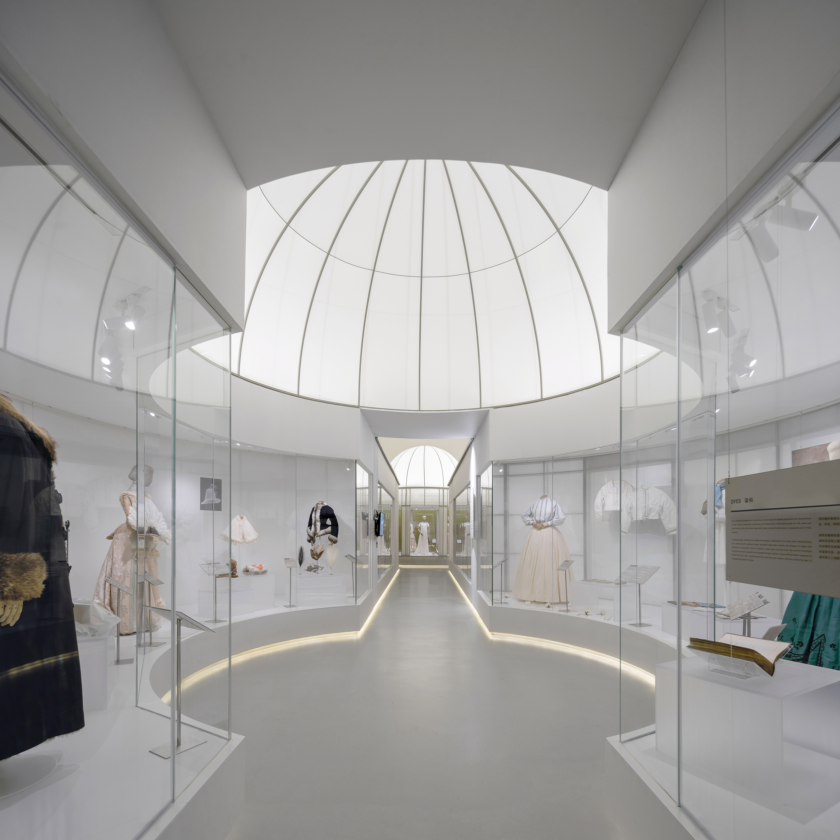 V&A 博物馆“时尚与自然”展览丨中国深圳丨Studio 10-37