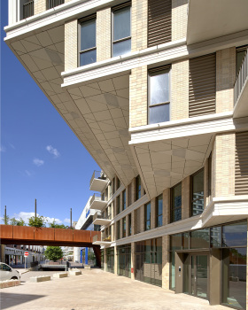 荷兰's·Hertogenbosch 住宅楼