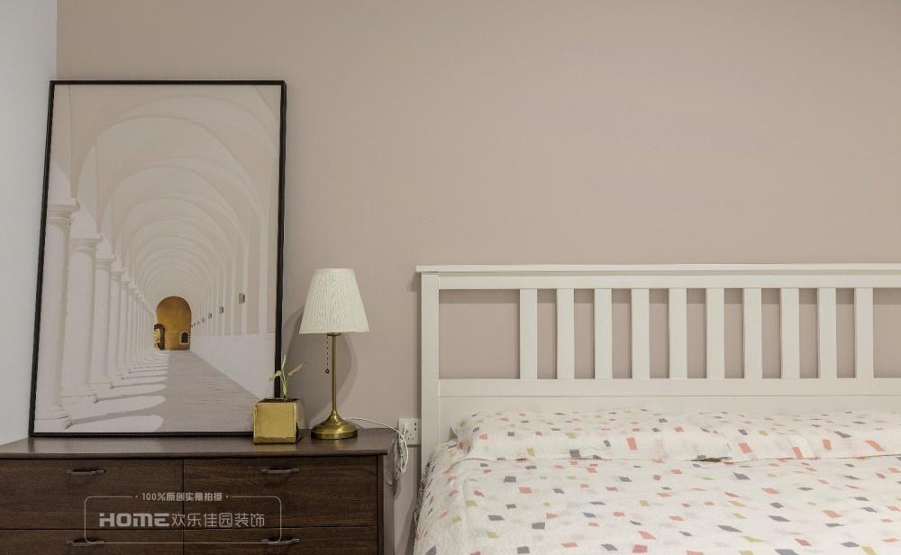 灰色调北欧风,打造花艺 90 后夫妇的诗意家居-36