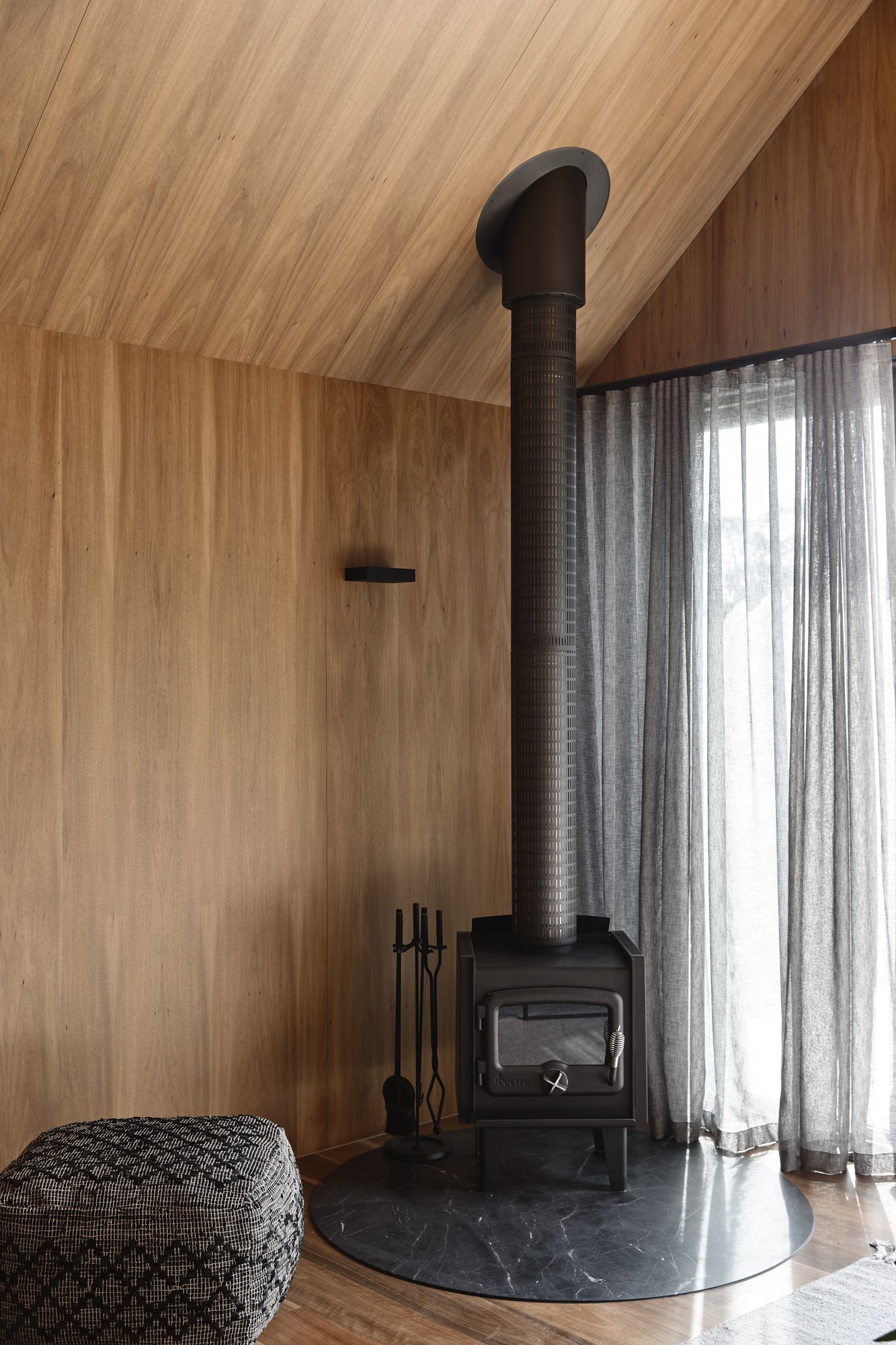 主岭别墅（注：House也可根据实际情况译为住宅府邸等，这里别墅较常用） -68