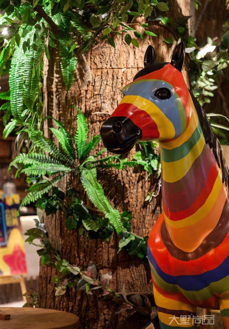 绿意盎然的自然咖啡厅-17