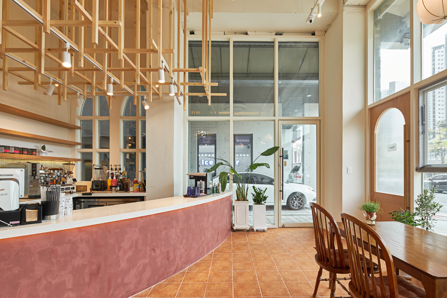 25 坪双层咖啡厅，极简设计诠释舒适空间-8