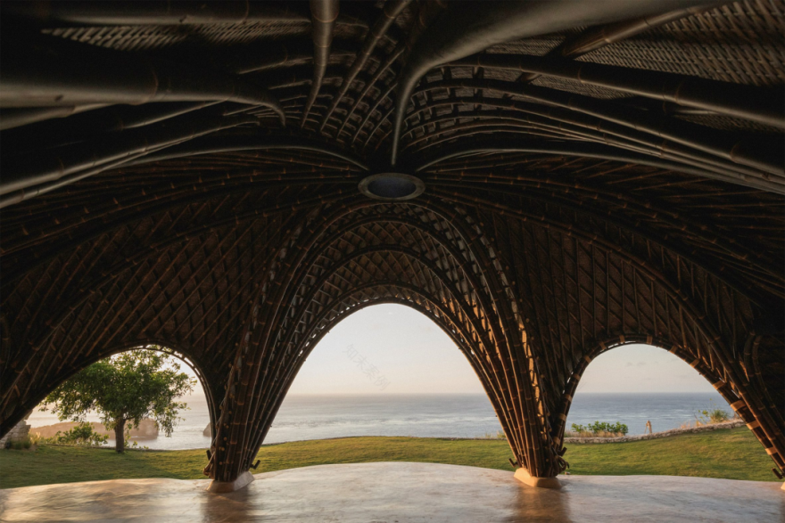 巴厘岛悬崖上的竹屋(Intaaya健康静修之所)丨Pablo Luna Studio-21