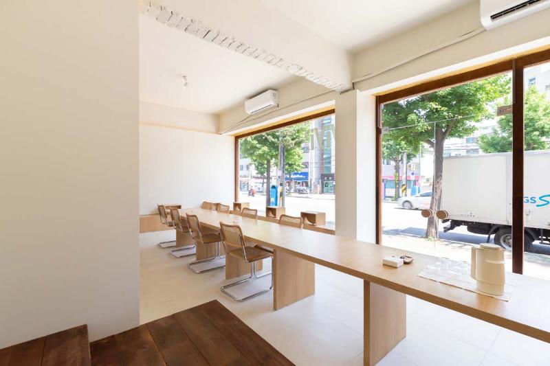 20 平米木质咖啡馆，简约而不简单-9