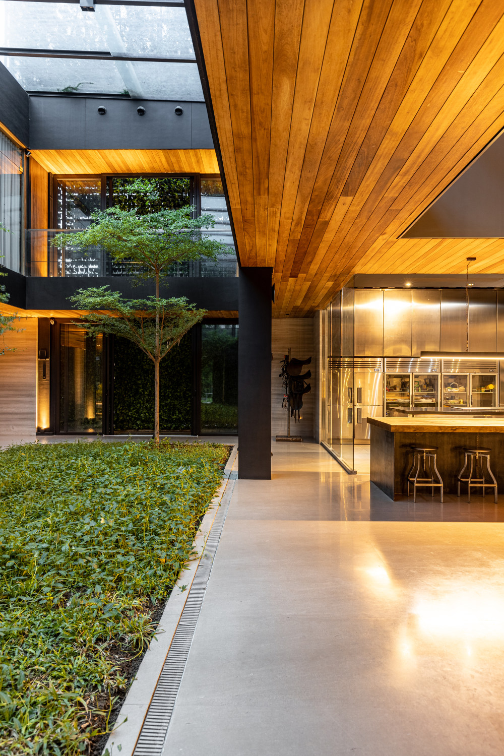 马尼拉特新房子 (2020) | 室内外融合的城市别墅-32