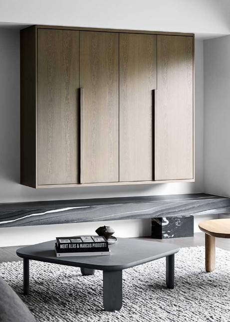 金色的;金黄色的;金的;金制的-72