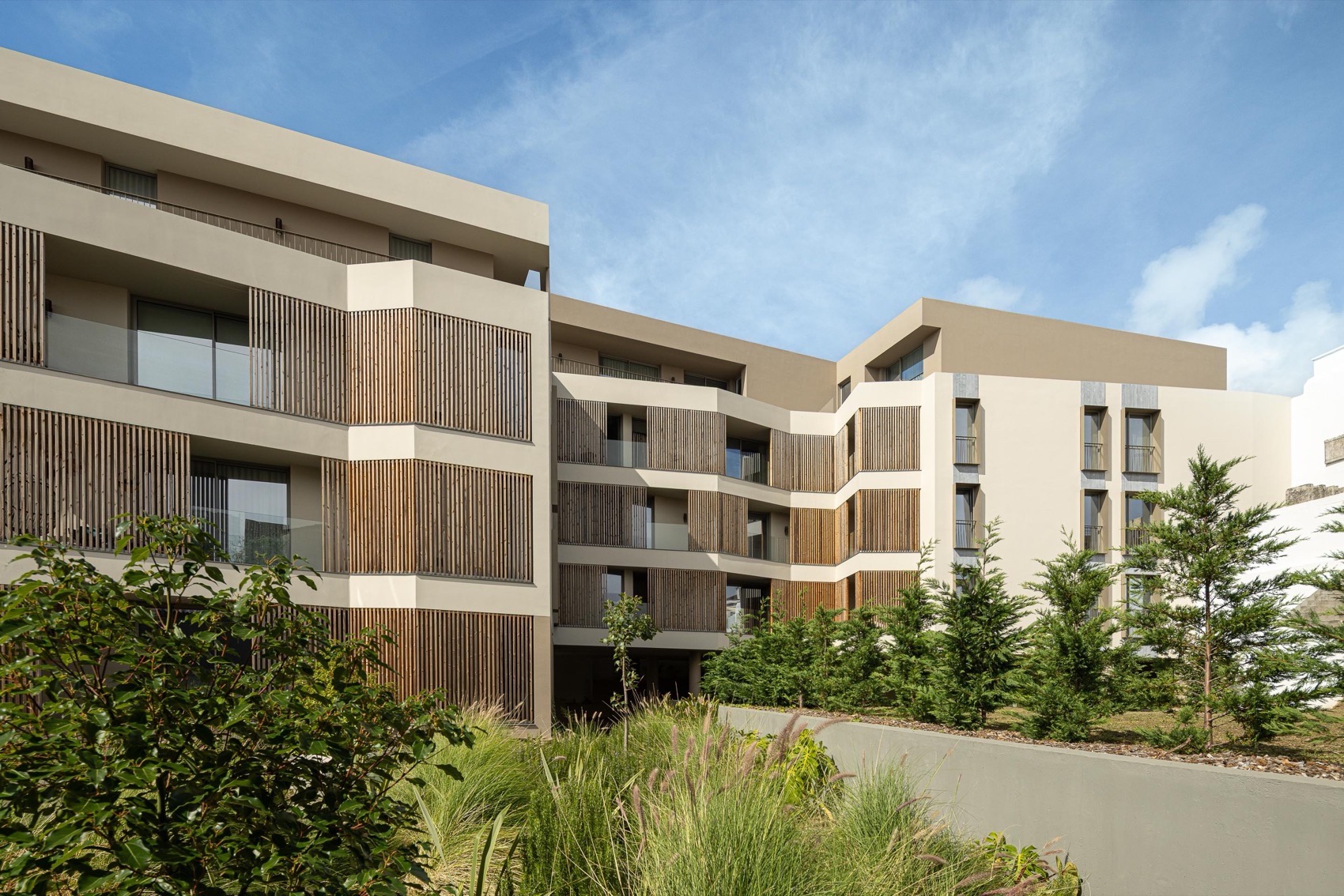 ERNESTO DO CANTO住宅区丨葡萄牙蓬塔德尔加达丨BOX arquitectos-167