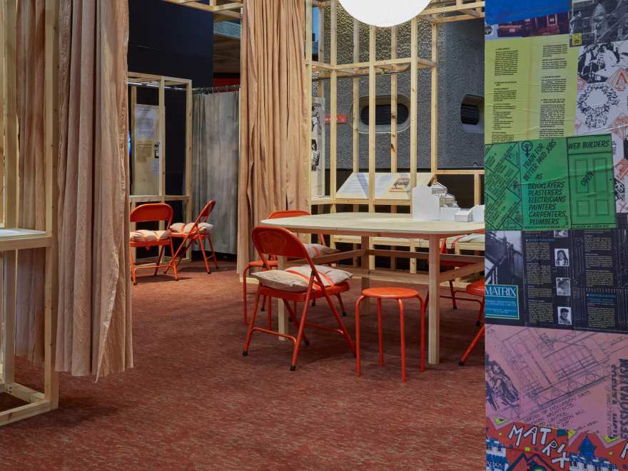 重审 80 年代伦敦女权主义设计团队 Matrix-7