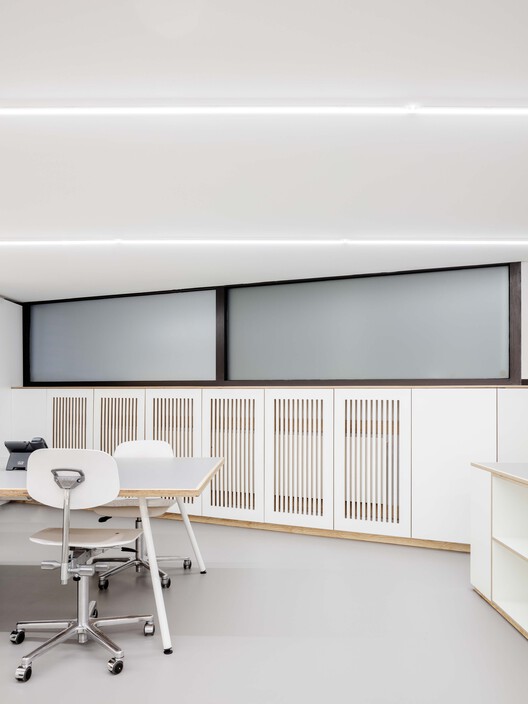 柏林 IBM 旧址变身当代艺术展厅-16