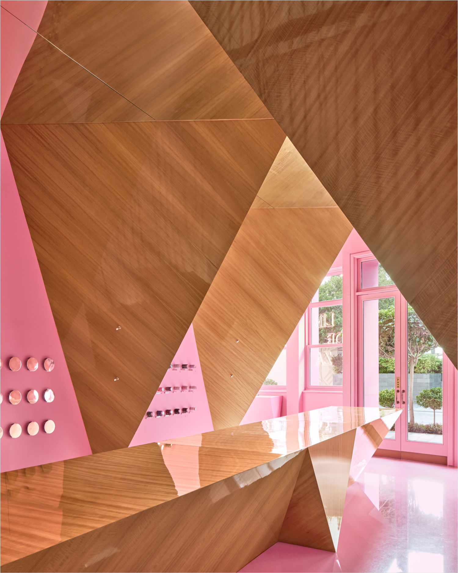 林德扎商店丨阿联酋迪拜丨Elena Lokastova-10