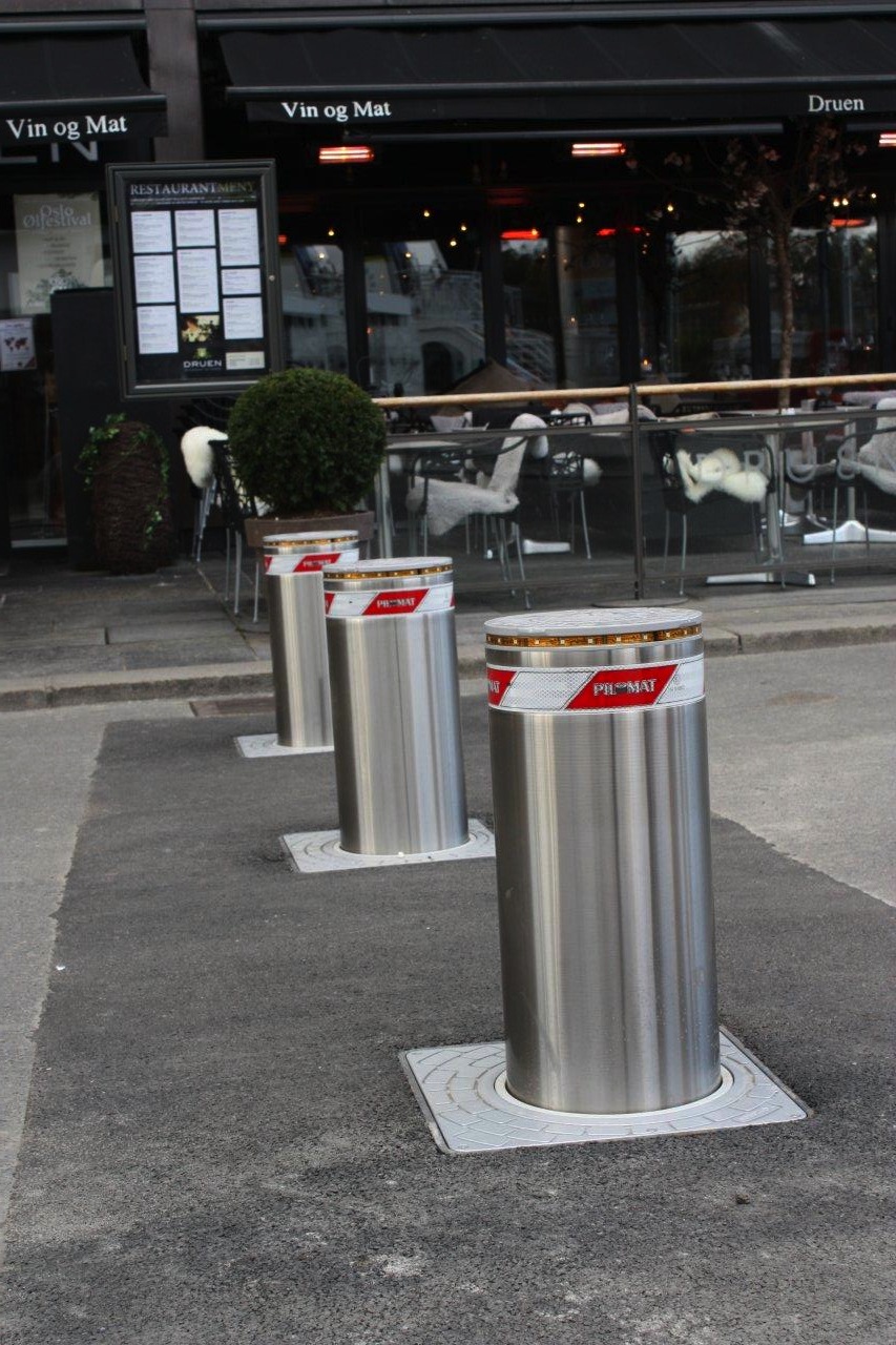 意大利 Pilomat 自动升降防撞柱应用实例-6